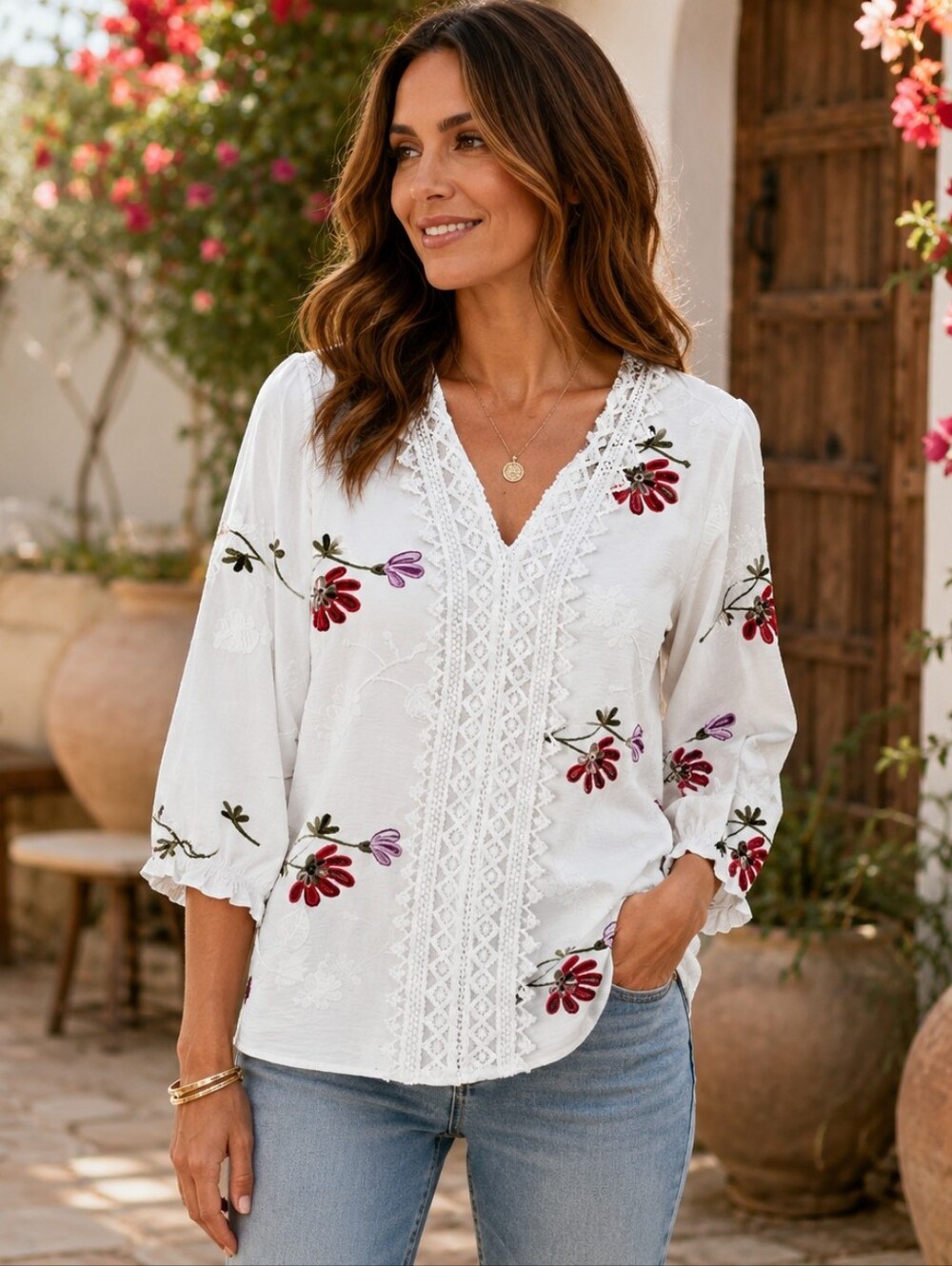 Kindred White Embroidered Peasant V-Neck Tunic with Floral‎ Detail SZ Small